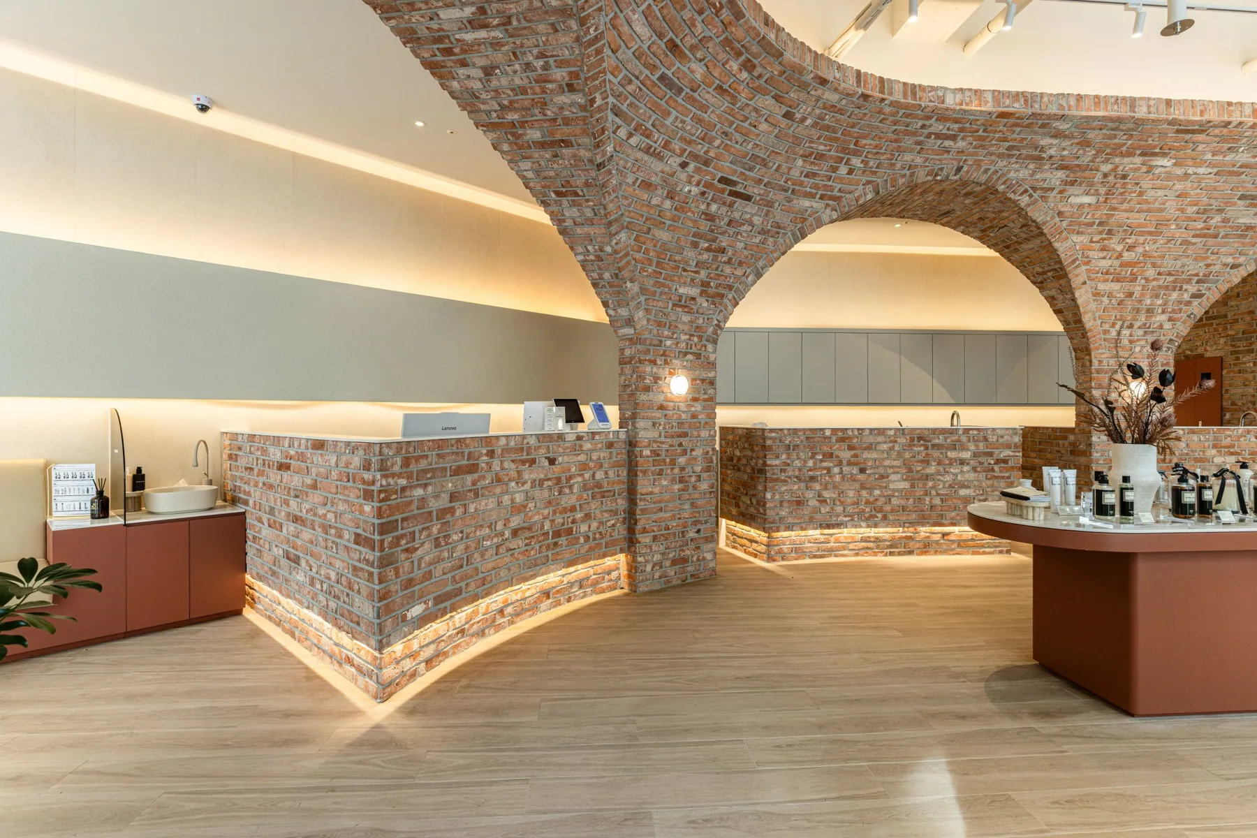 Reception counter under a brick arch